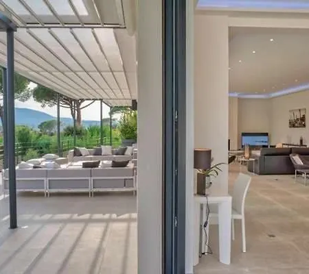 Great With Big Garden Near To The Beach Bed & Breakfast *