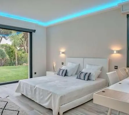 Great With Big Garden Near To The Beach