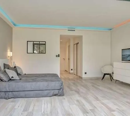 Great With Big Garden Near To The Beach *