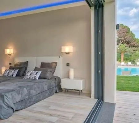 Great With Big Garden Near To The Beach *