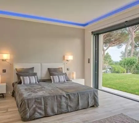 Great With Big Garden Near To The Beach Bed & Breakfast *