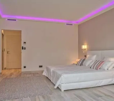 Great With Big Garden Near To The Beach