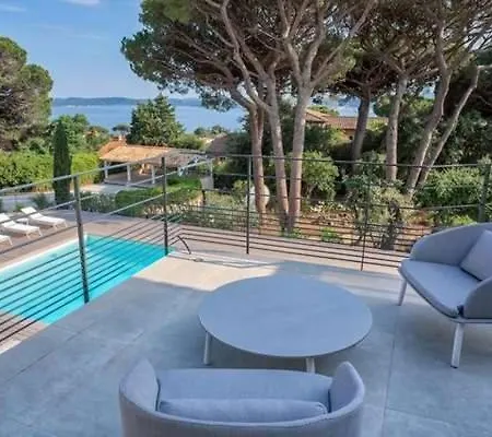 Great With Big Garden Near To The Beach Sainte-Maxime