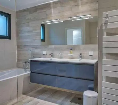 Great With Big Garden Near To The Beach *