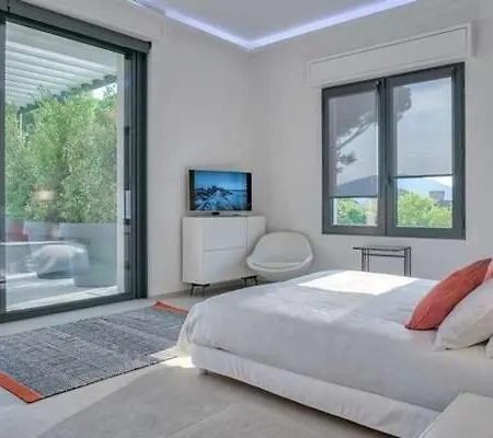 Great With Big Garden Near To The Beach Bed & Breakfast *