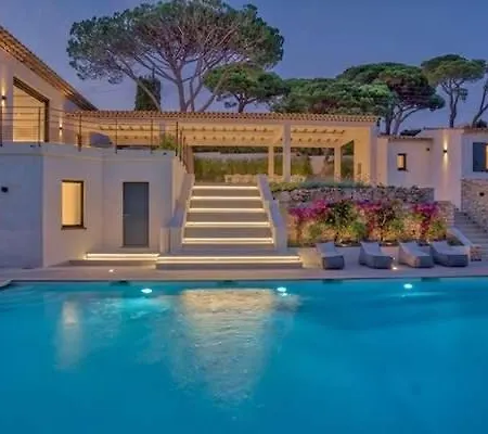 Great With Big Garden Near To The Beach Bed & Breakfast