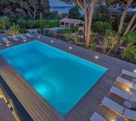 Great With Big Garden Near To The Beach Bed & Breakfast *