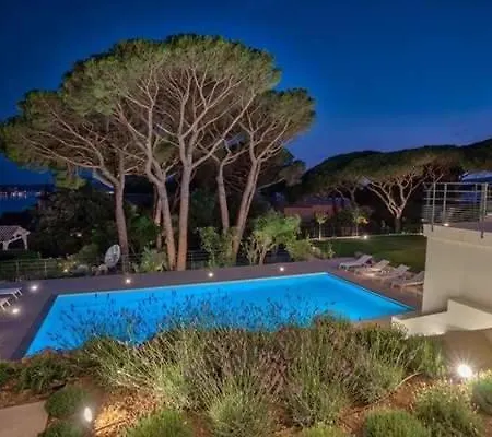Bed & Breakfast Great With Big Garden Near To The Beach Sainte-Maxime